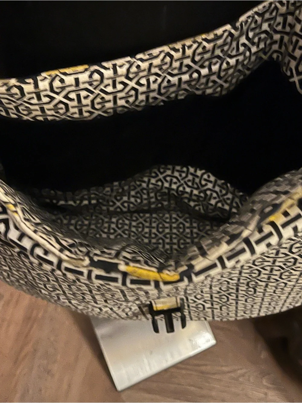 Vera Bradley Dogwood Black, Yellow & Cream Quilted Laptop Bag